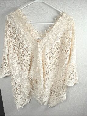 V-Neck Crochet Lace Tunic Top in Cream